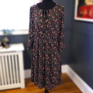Old Navy Floral Smock Dress (Pre-owned, Size M, Black/Red)